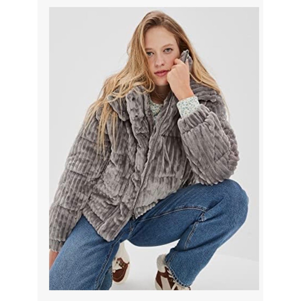 American Eagle gray wide textured puffer jacket gray velvety velour hooded small